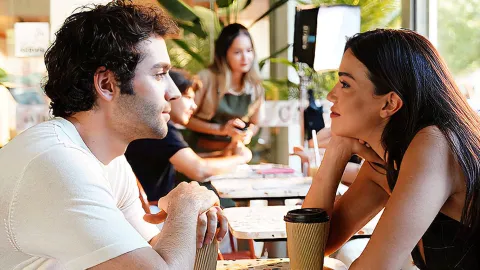 Başkalarının Hayatı, Staffel 1, Folge 1 — Szenenbild der Folge