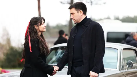 Çirkin, Staffel 1, Folge 1 — Szenenbild der Folge