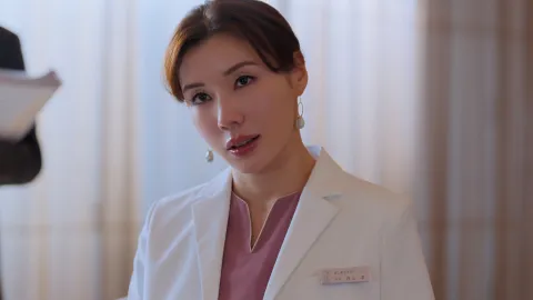 Plastic Beauty, season 1, episode 1 — a still from the episode