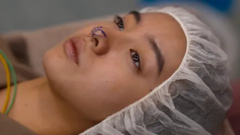 Plastic Beauty, season 1, episode 4 — a still from the episode