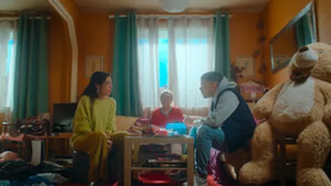 Cash Queens, season 1, episode 2 — a still from the episode