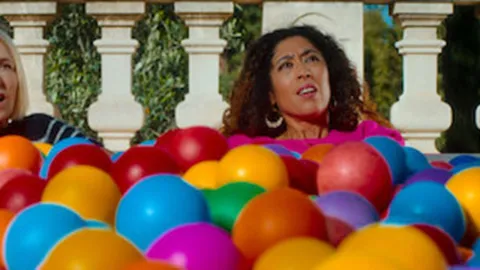 Cash Queens, season 1, episode 5 — a still from the episode