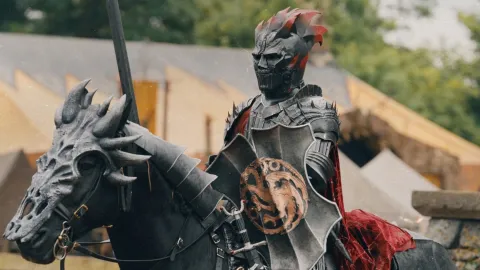 A Knight in the Making, season 1, episode 2 — a still from the episode