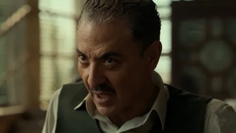 Champion of the world, season 1, episode 3 — a still from the episode