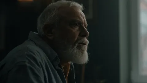 Mamnik, season 1, episode 4 — a still from the episode