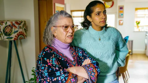 Can You Keep a Secret?, season 1, episode 4 — a still from the episode