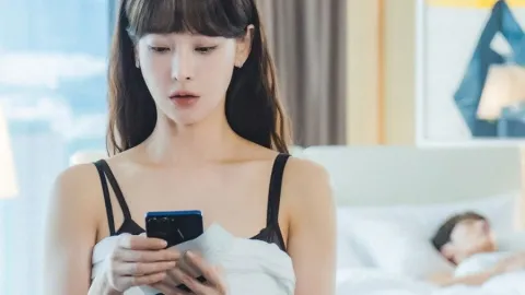 Positively Yours, season 1, episode 1 — a still from the episode