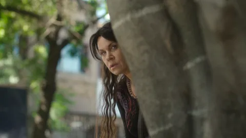 Time Flies, season 1, episode 2 — a still from the episode