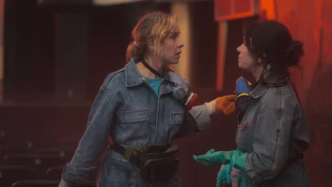 Time Flies, season 1, episode 4 — a still from the episode