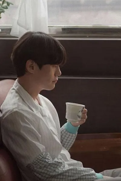 Empfehlung zu «Hair of the Bear»: In a Cafe Without a Name