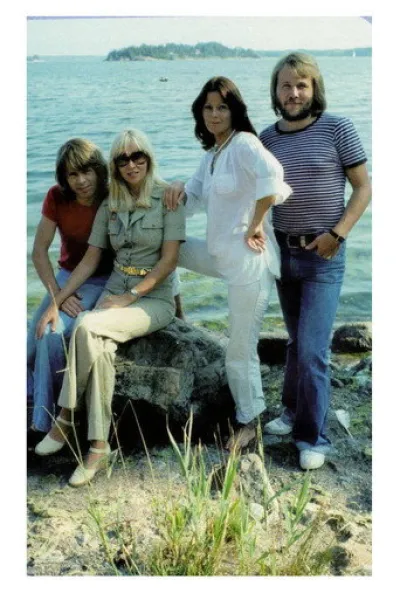 Recommended with «Oasis: Don't Look Back in Anger»: ABBA-dabba-doo